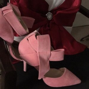 Hot pink shoes. Never warn.